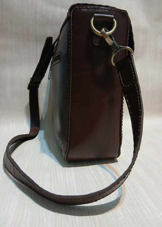 کیف دوشی طرح اسلیمی از چرم طبیعی