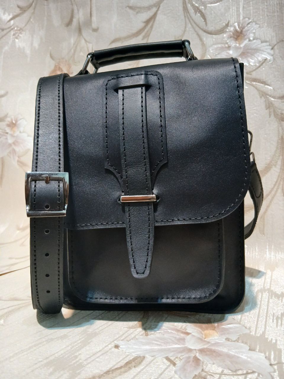 کیف حمایلی و دوشی چرم طبیعی دستدوز زیباس چرم