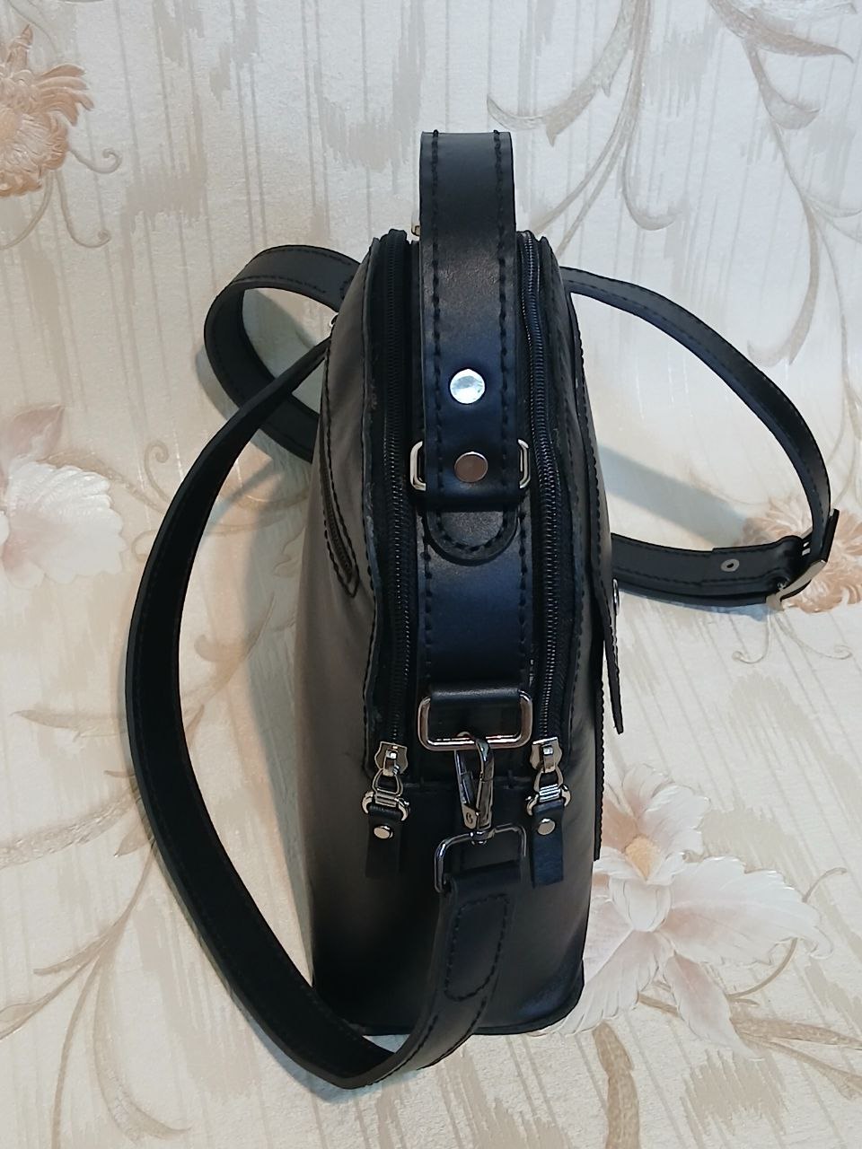 کیف زنانه چرمی دستدوز مناسب محیط کار و دانشگاه