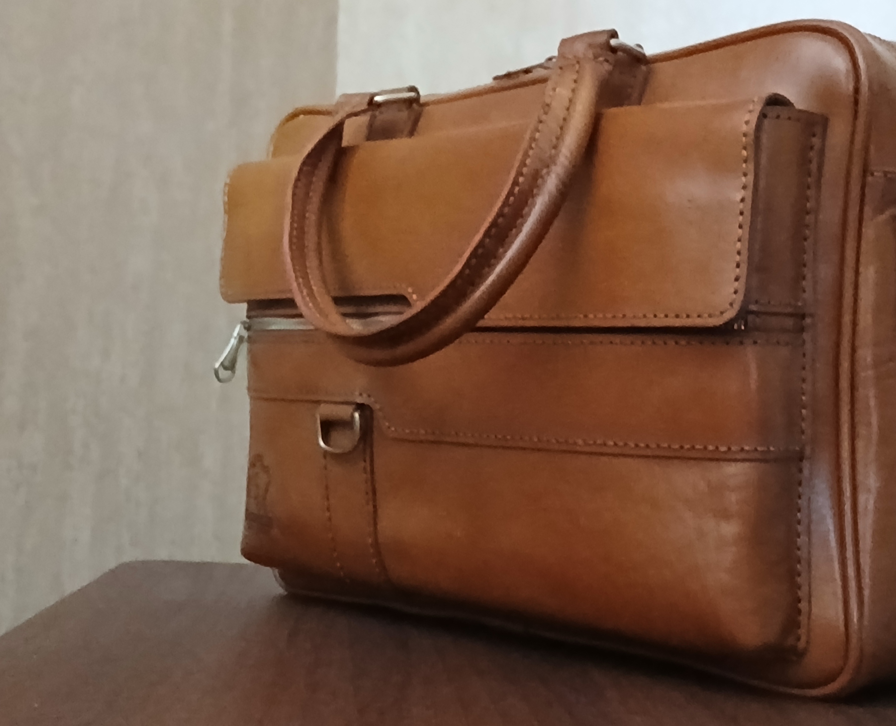 کیف اداری چرم طبیعی مناسب محیط کاری