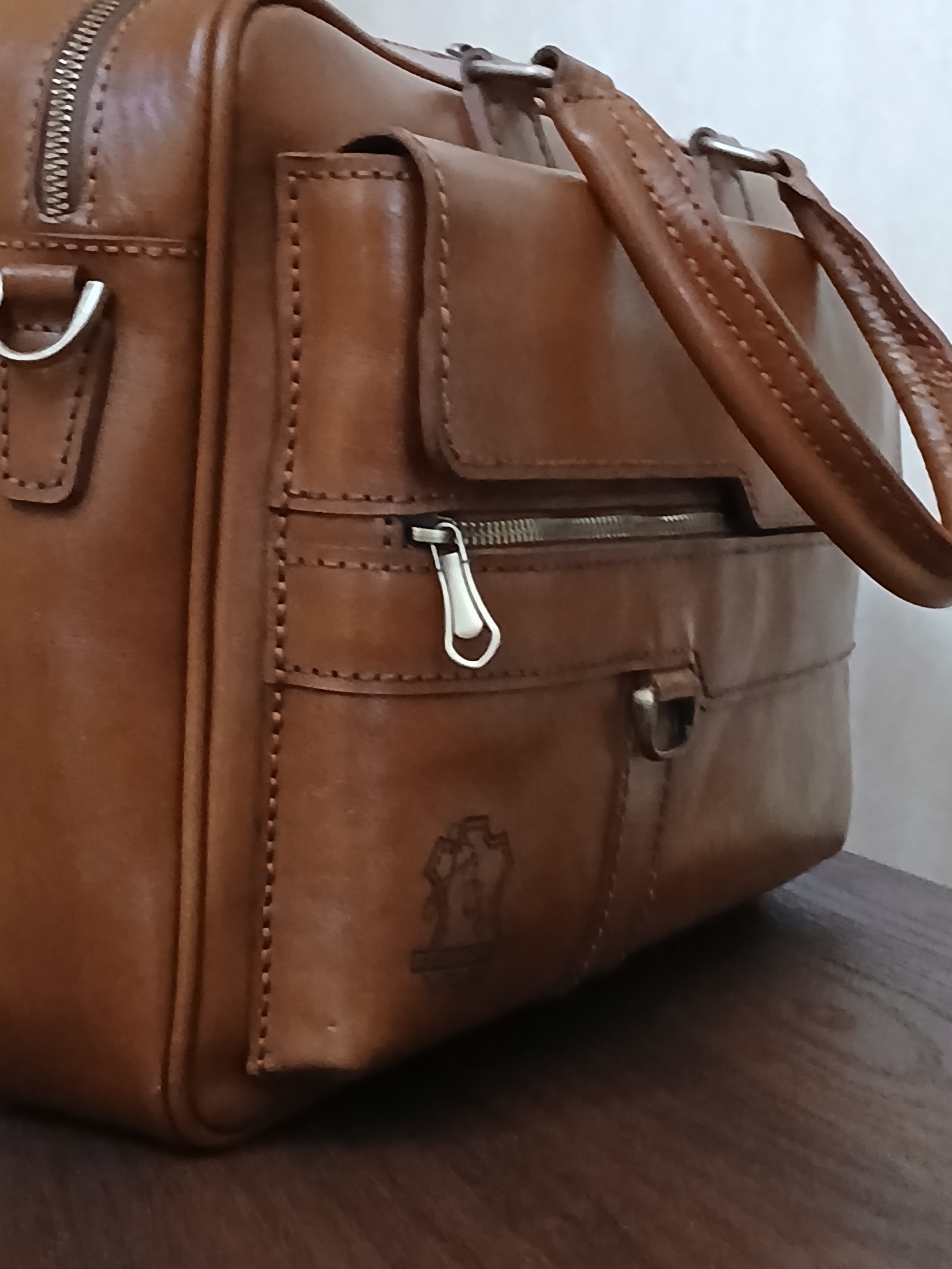 کیف اداری چرم طبیعی مناسب محیط کاری