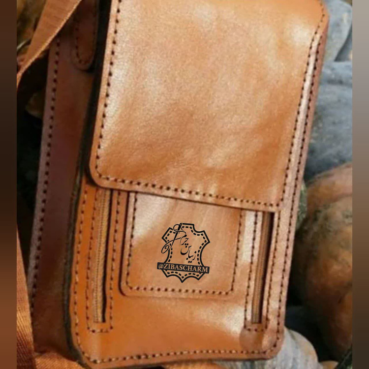 کیف دوشی چرم طبیعی دست دوز زیباس چرم