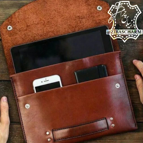 کیف تبلت همراه چرم طبیعی دستدوز زیباس چرم
