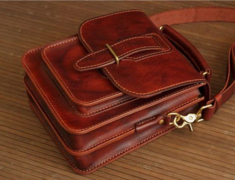 کیف دوشی دست دوز زیباس چرم از چرم طبیعی